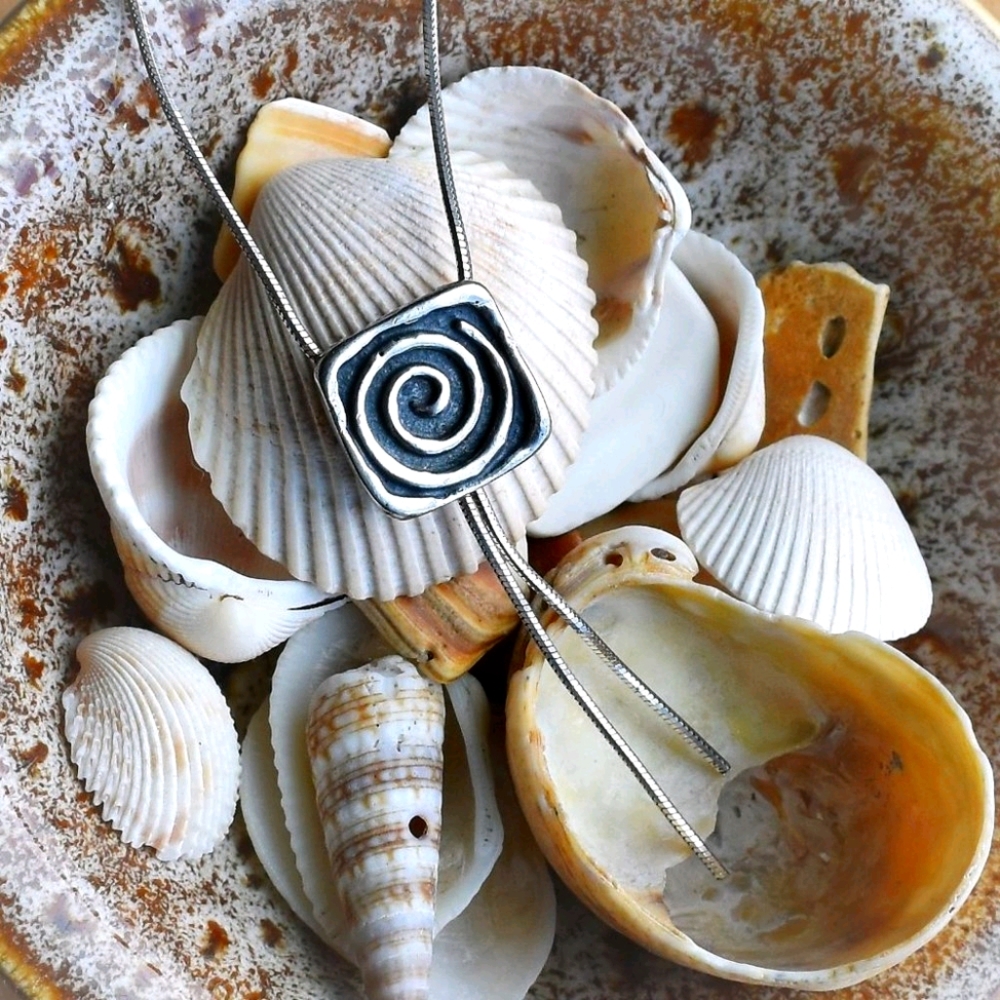 Handmade Bolo 925Silver Modernist Pendant Necklace